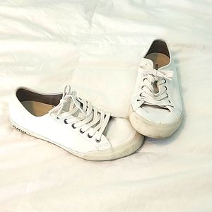 SeaVees 8.5 white tennishoes active rubber soles monterey sneaker laces